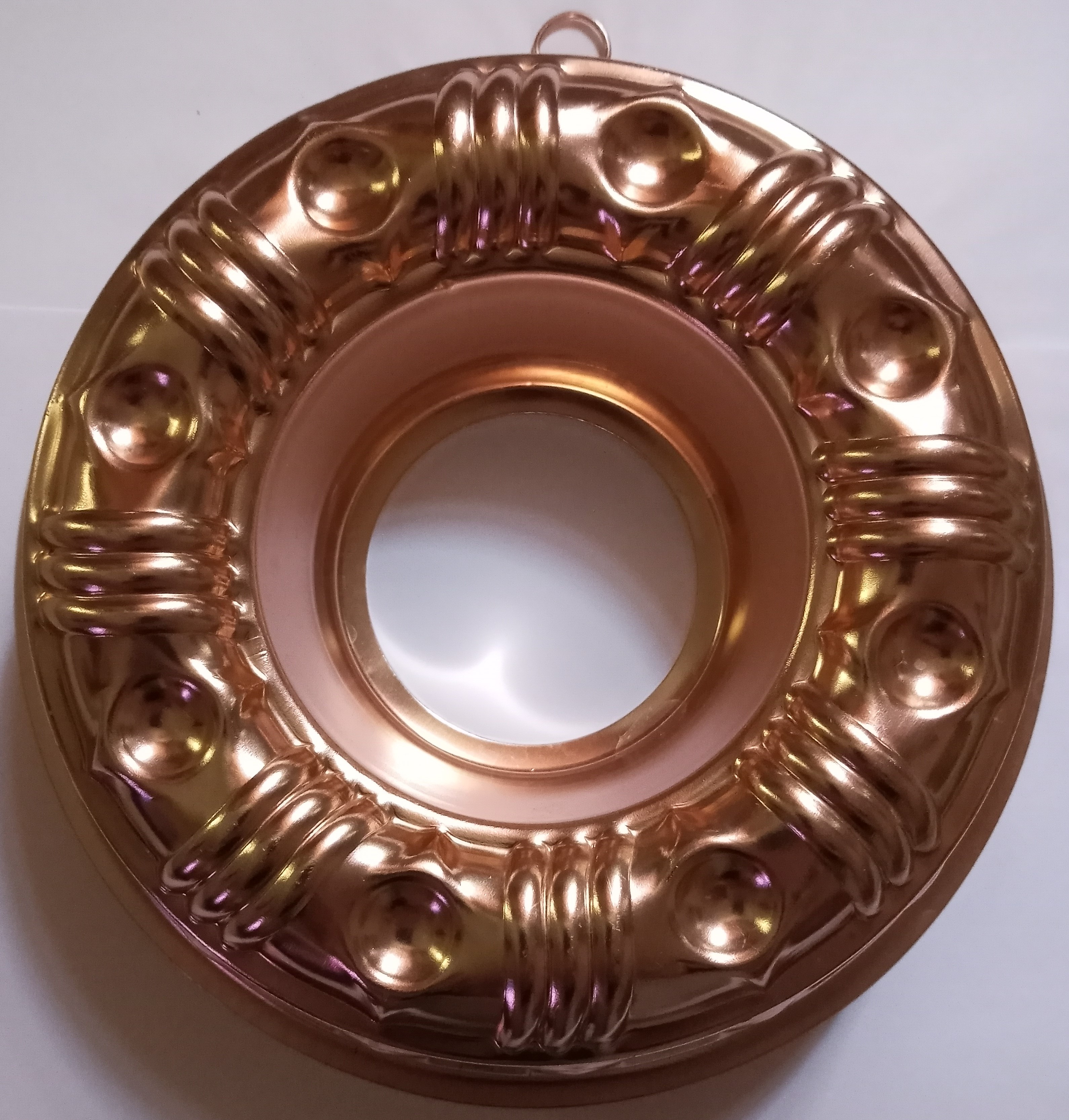 Image for Vintage Copper Toned Aluminum Gothic Wreath Jell-O Mold :  Round Bundt Pan Wreath Shape with Eight Circle Indentations