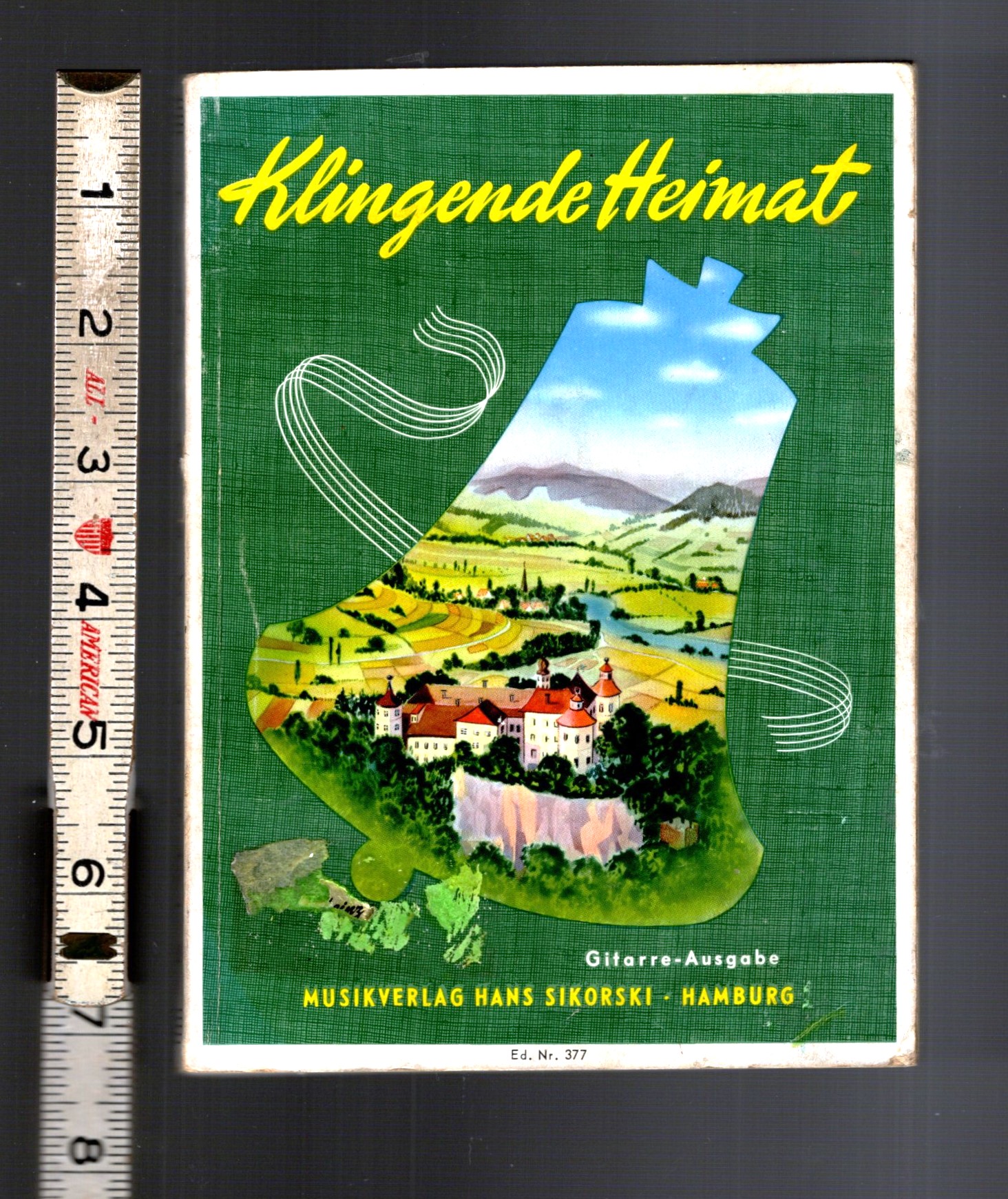 Klingende Heimat, Eine Sammlung der Schoensten Deutschen Volkslieder, Gitarre Ausgabe : Ringing Homeland, a Collection of Outstanding German Folksongs, Guitar Edition