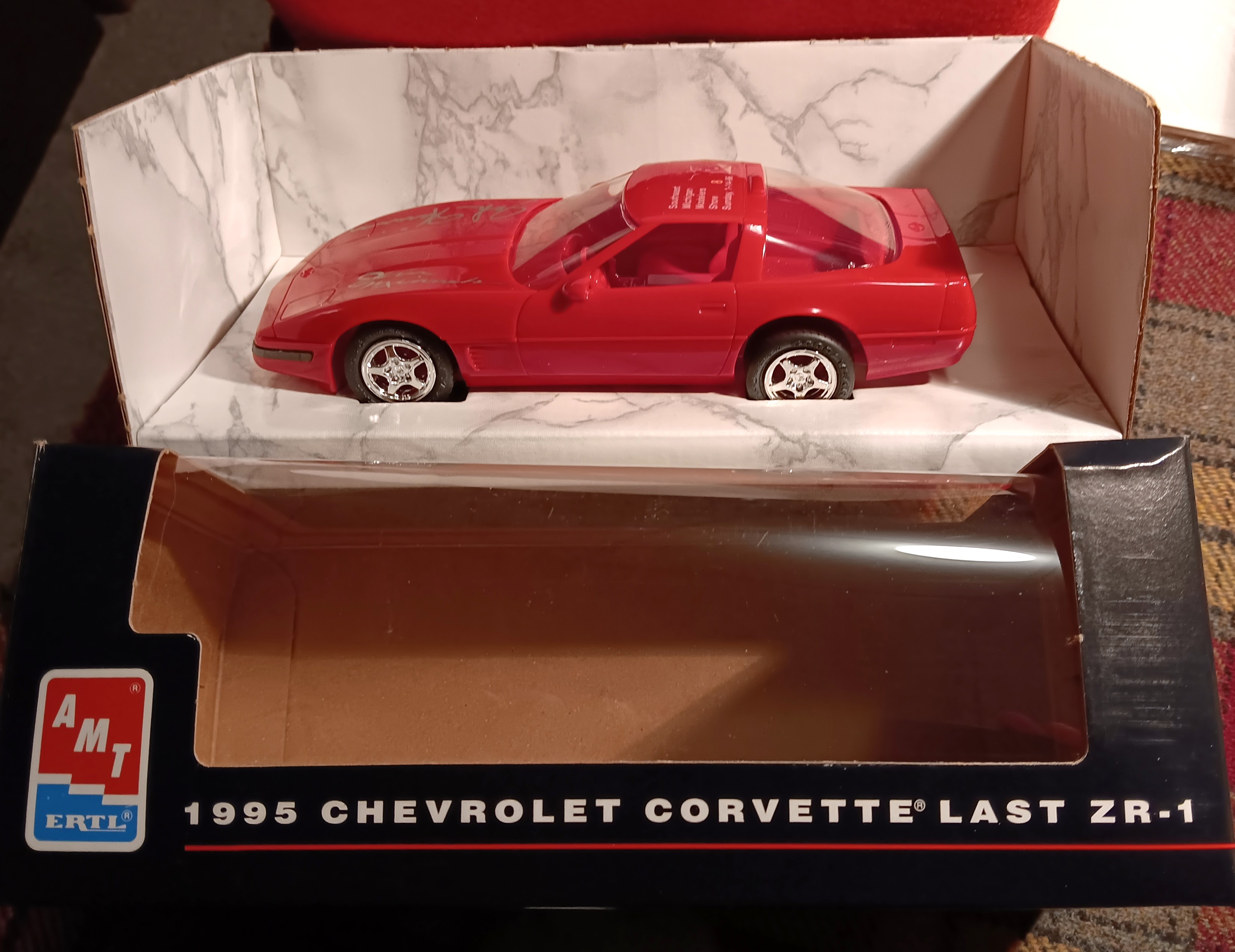 Old Vintage Model Car : 1995 Chevrolet Corvette Last ZR-1, signed by two Corvette Engineers